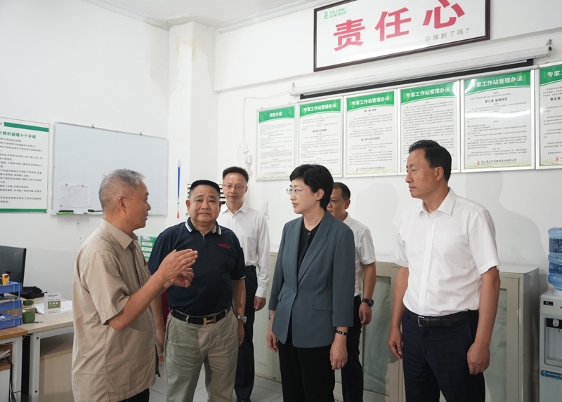 施小琳在乐山调研时强调发挥独特优势加快推动高质量发展扎实促进经济稳定向好民生持续改善
