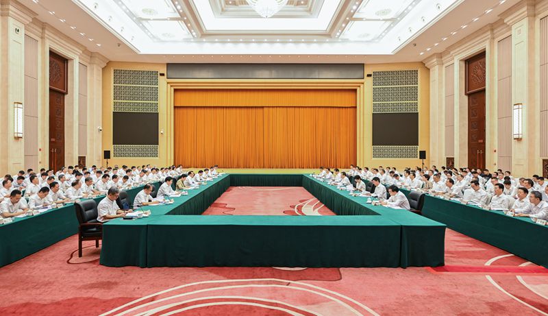 推动成渝地区双城经济圈建设重庆四川党政联席会议第十一次会议召开站在新的历史起点携手推动双城经济圈建设尽快成为带动西部高质量发展的重要增长极和新的动力源袁家军通报主要成果及重庆市下一步打算 王晓晖通报四川省下一步打算胡衡华施小琳分别通报有关情况